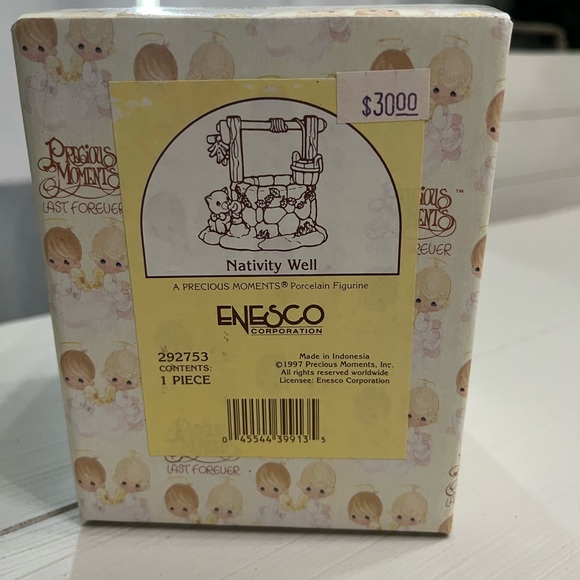 Precious Moments Nativity Well - Picture 4 of 4